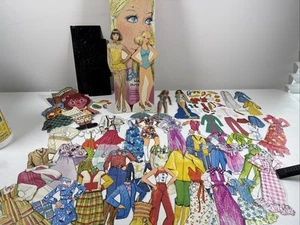 Barbie bambola di carta magica vintage 1973 e vestiti Whitman 4322/7209 Mattel 9,5" - Foto 1 di 14
