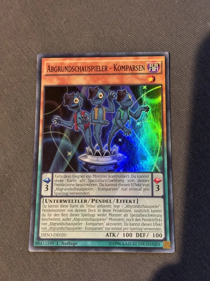 Yu-Gi-Oh! - Abgrundschauspieler - Komparsen - DESO-DE020 - Super Rare - A1 - Bild 1 von 1