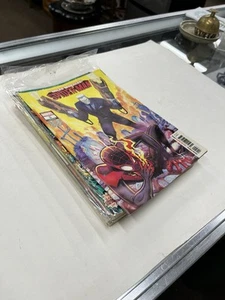 Mixed Lot Of 11 Comic Books, Avengers, Invaders, Spiderman, Etc - Picture 1 of 5