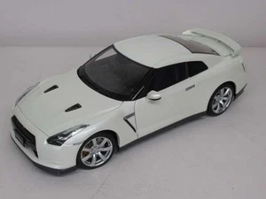 AUTOart Nissan Gt-R R35 Maßstab 1:18 Auto Minicar - Bild 1 von 16