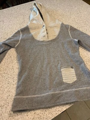 Suéter con Capucha Kuhl Chianti Para Mujer Mediano Mezcla de Lana Gris Foto 1 de 2