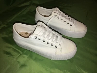Boden Womens white Canvas shoes plimsoles Pumps UK 4 Eur 37 New Unworn no box - Image 1 of 4