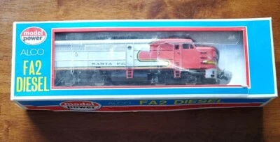 MODEL POWER HO-scale ALCO FA2 DIESEL SANTA FE ATSF POWERERED LOCOMOTIVE Train - Image 1 of 4