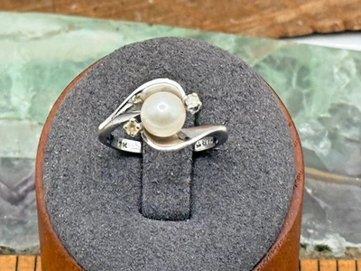 Vintage 10K Solid White Gold Pearl and Diamond Cocktail Ring sz 6.75--1836.25 - Image 1 of 4