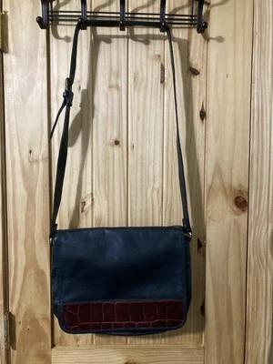 Vintage Joan & David Men’s or Women’s Leather Crossbody/Messenger Bag - Image 1 of 4