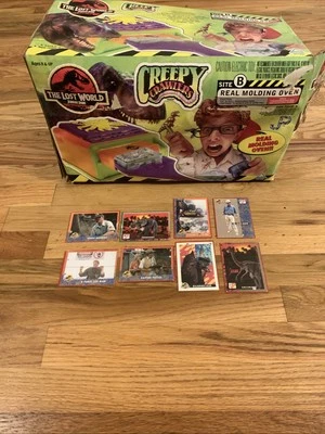 Jurassic Park Lot The Lost World Creepy Crawlers Molding Oven, 8 Trading Cards - Image 1 of 4