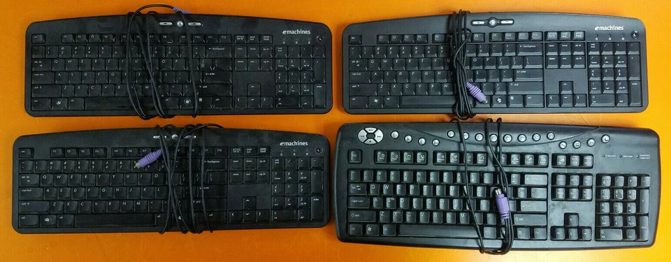 ⭐️⭐️⭐️⭐️⭐️ Assorted Lot of 4 Black Wired PS/2 Desktop Keyboards - Image 1 of 1