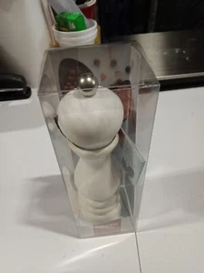 Molino de pimienta Bisetti vintage de madera de abeto blanco de 7,5 pulgadas con molinillo ajustable - Imagen 1 de 2