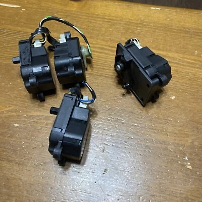 00-06 梅赛德斯-奔驰 W220 S430 S500 加热器翻盖电机执行器 38236 (批量) — 第 1/3 张图片