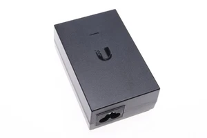 Ubiquiti Desktop Gigabit PoE wtryskiwacz // 1x GbE, 1x RJ-45 // POE-48-24W-G - Zdjęcie 1 z 5