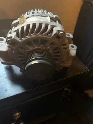 Alternador Dodge Dart 13-16 fabricante de equipamento original 56029580AB - Imagem 1 de 3