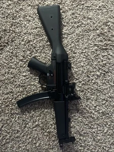 Airsoft Mp5 - Picture 1 of 4