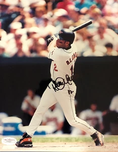 Roberto Alomar Autographed 8x10 Photo (JSA) - Picture 1 of 1