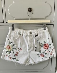Topshop Denim Mom Authentic High Waisted White Shorts - Size 8 W26 Brand New £32