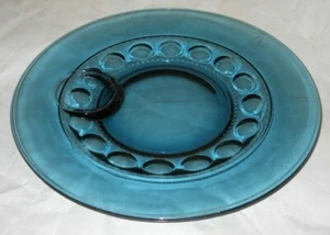 VINTAGE 10 1/2" INDIANA GLASS BLUE SNACK PLATE KINGS CROWN - Picture 1 of 3
