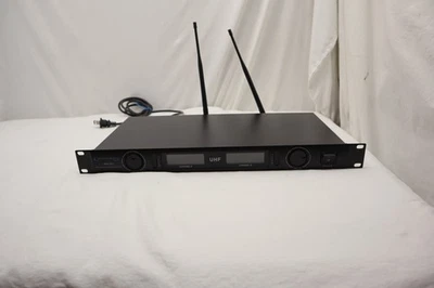 RECEPTOR DE MICRÓFONO INALÁMBRICO TECHNICAL PRO UHF, MODELO # WM1201 Foto 1 de 4