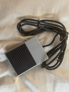 Fußschalter elektrisch Einzelpedal. - Bild 1 von 5