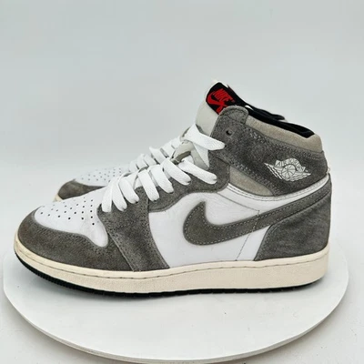 Nike Air Jordan 1 Alto OG Juvenil Talla 6.5Y Mujer 8 FD1437-051 Gris Blanco Gamuza Zapato Foto 1 de 4