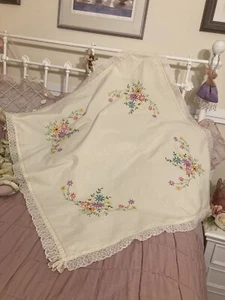 Vintage Linen Table Centre Cloth Cream Hand Stitched Flowers Design Embroidery - Picture 1 of 24