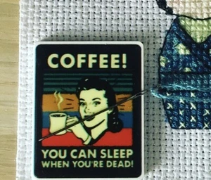Aguja Coffee Quote Minor para punto de cruz y bordado - Imagen 1 de 1