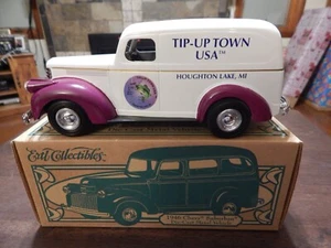 1997 6TH YEAR TIP UP TOWN BANK 1946 CHEVY SUBURBAN PANEL-MICHIGAN DEER PATCHES - Bild 1 von 1