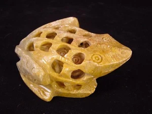 Vintage Unique Chinese Hand Carved Sculpture Soapstone Frog with Baby Inside - Picture 1 of 2