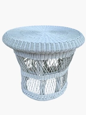 White Round Wicker Side /Coffee /End Table Nightstand Removable Tray Top Storage - Image 1 of 4