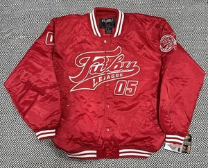 Chaqueta Universitaria Vintage FUBU 2005 Satén Roja Talla XL Deadstock Y2K Nueva Bordada - Imagen 1 de 9