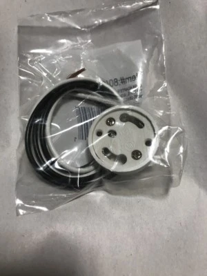  SATCO 80-1715, TCP lamp holder  New - Image 1 of 4