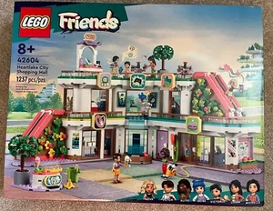 LEGO FRIENDS: Heartlake City Shopping Mall (42604) - Picture 1 of 2