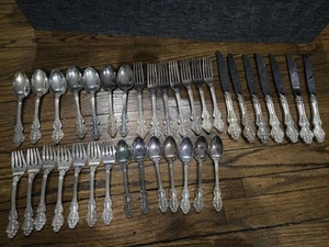 Antiche posate in argento Reed & Barton King Francis 35 pezzi - Foto 1 di 8