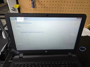 HP 15-1039WM Laptop 15.5" 500 GB HD boots to Windows 10 4 GB AS-IS - Picture 1 of 7