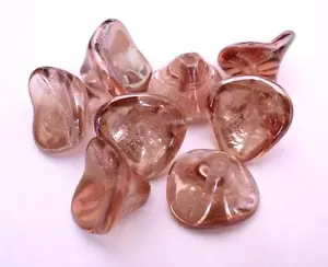 12 10x12mm Tschechisches Glas Drei Blütenblätter Blumenperlen: Rosaline - Celsian - Bild 1 von 1