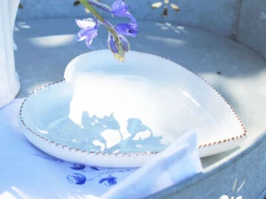 WHITE VINTAGE CANAPE HEART DIPPING CONDIMENT DISH SIDE  DECOR HOME SUMMER  - Picture 1 of 8