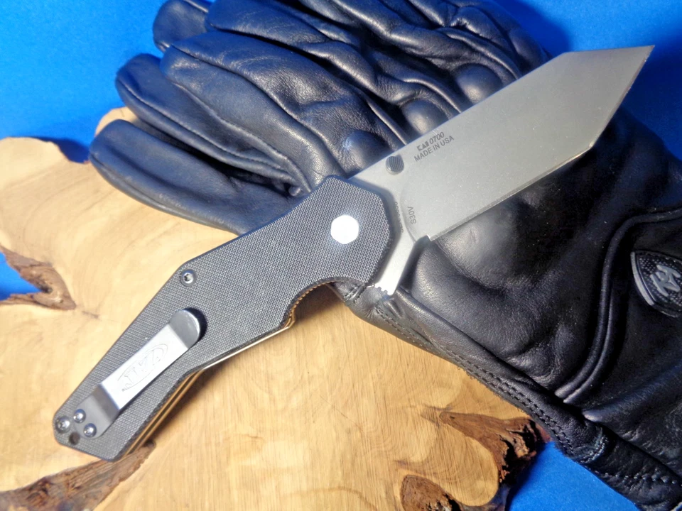 Carpeta de uso duro Zero Tolerance 0700 2010 de colección Foto 1 de 4