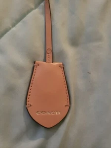 Coach Taschenanhänger Anhänger Schlüsselanhänger Ersatz hellbraun Leder Logo-Stitching - Bild 1 von 2