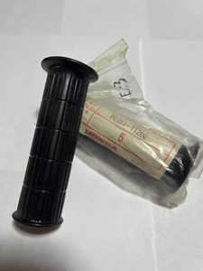 *1EA OEM HONDA GRIP A, L. HANDLE FITS C70K1 95011-11200 (86X) - Picture 1 of 1