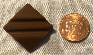 ONE Retro Square Shiny Chocolate Brown Plastic Shank Button 7/8" 22.3mm 9240 - Picture 1 of 3