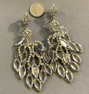 Vintage JULIANA Waterfall Chandelier Rhinestone Dangle Bezel Clip On Earrings - Picture 1 of 9