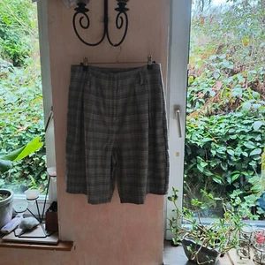 knielange Hose / Bermuda / Hosenrock von ICHI in Gr. 40, neu mit Etikett - Bild 1 von 10