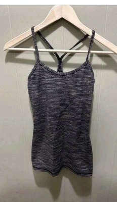 Top LULULEMON Gris Negro Power Y Raya Espalda Corredora EE. UU. Soporte Busto Pequeño Foto 1 de 4