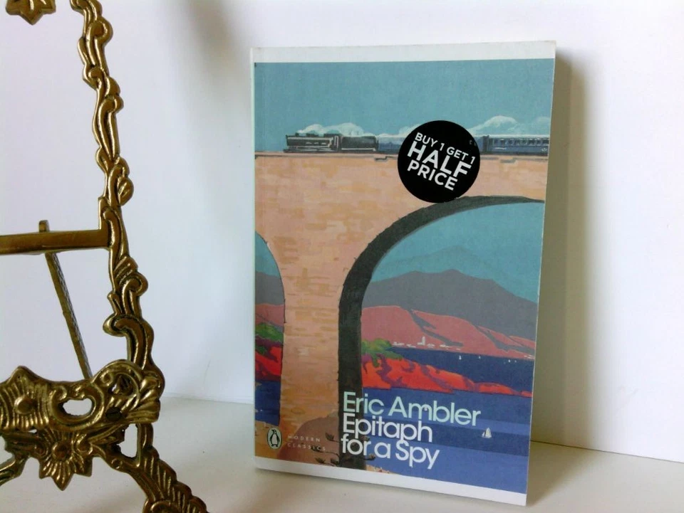 Epitaph for a Spy (Penguin Modern Classics) Ambler, Eric und James Fenton: - Bild 1 von 1