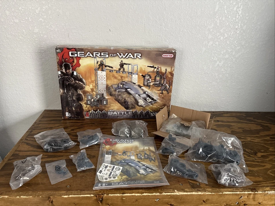 Gears of War Locust vs Delta Squad Erector 0450 NOT COMPLETE SEALED Toys R Us - Image 1 of 4