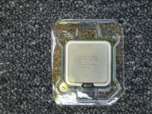 Intel Pentium Dual-Core E2180 2.00GHz LGA775 Desktop CPU/Processor SLA8Y - Picture 1 of 1