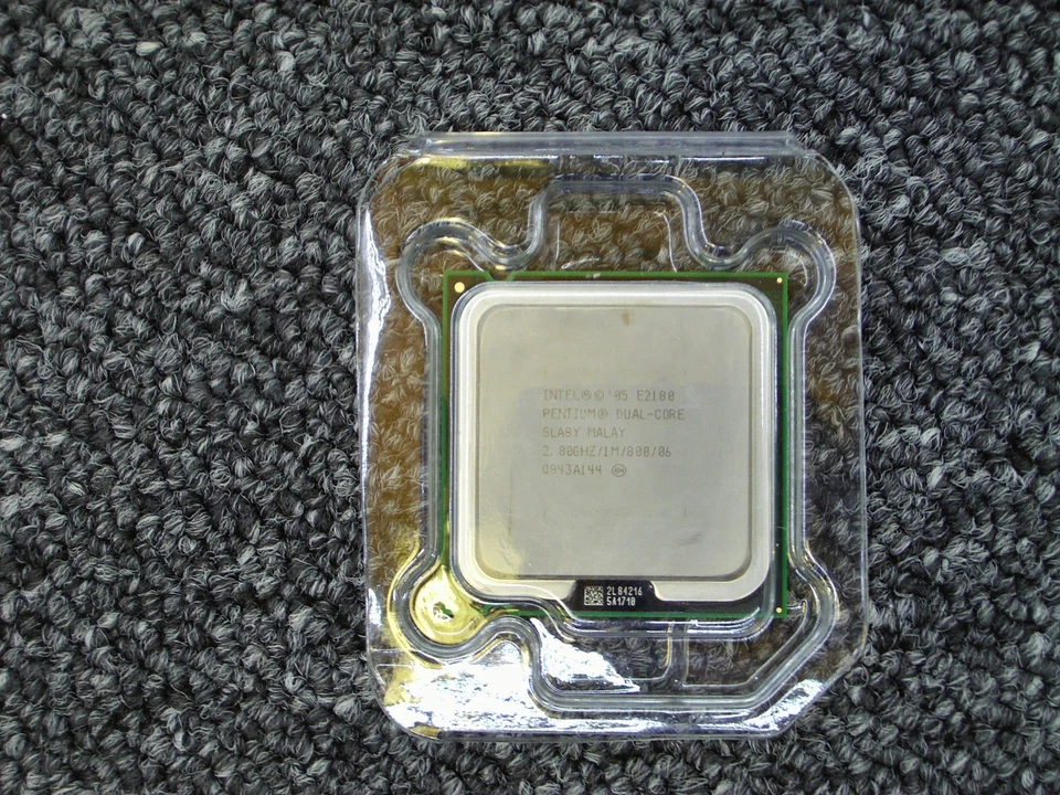 Intel Pentium Dual-Core E2180 2.00GHz LGA775 Desktop CPU/Processor SLA8Y  - Image 1 of 1