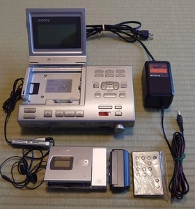 SONY MZ-R5ST PORTABLE MINIDISC RECORDER & EDITING / CHARGING STATION MD WALKMAN - Picture 1 of 13