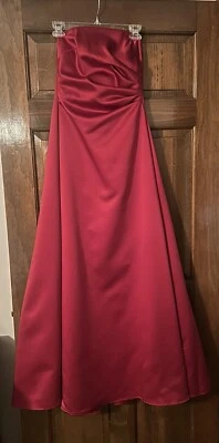 Vestido Michelangelo Sin Tirantes Rojo Profundo/Vino Talla 4 Vestido y Mantón Baile de graduación Dama de honor Foto 1 de 4