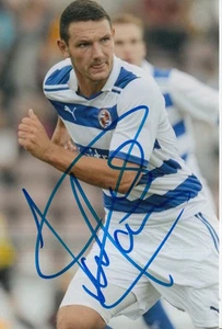 FOTO DE LECTURA FIRMADA A MANO DE ADAM LE FONDRE 6X4 1. - Imagen 1 de 1