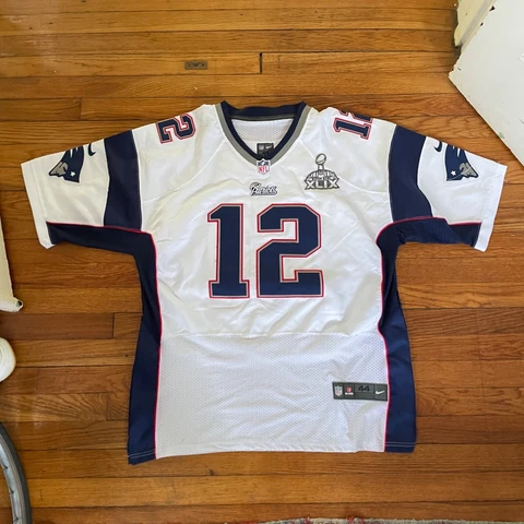 Nike On Field Tom Brady Super Bowl XLIX Jersey / Rare / Size 44 2015 Champion Cover