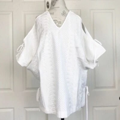 TOP ROJO CARTER BORDADO HOMBRO FRÍO PLAYA ENCUBRIMIENTO MARFIL TALLA MEDIANA $250 Foto 1 de 4